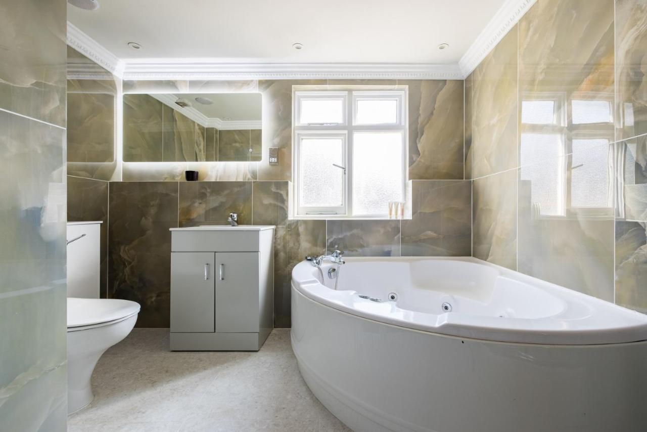 Апартаменты The Sussex Garden Retreat - Elegant 2Bdr Flat Лондон Экстерьер фото