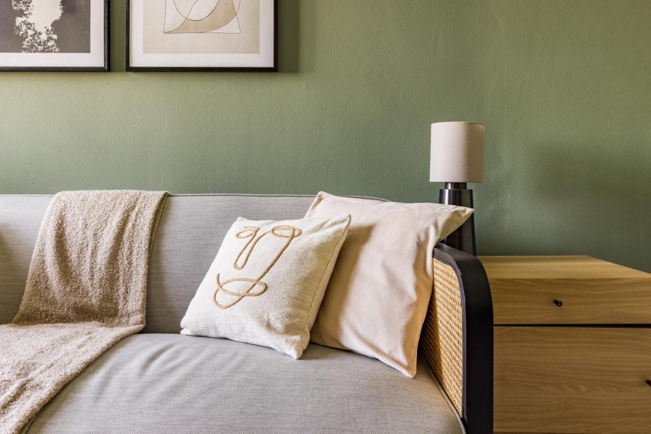 Апартаменты The Sussex Garden Retreat - Elegant 2Bdr Flat Лондон Экстерьер фото